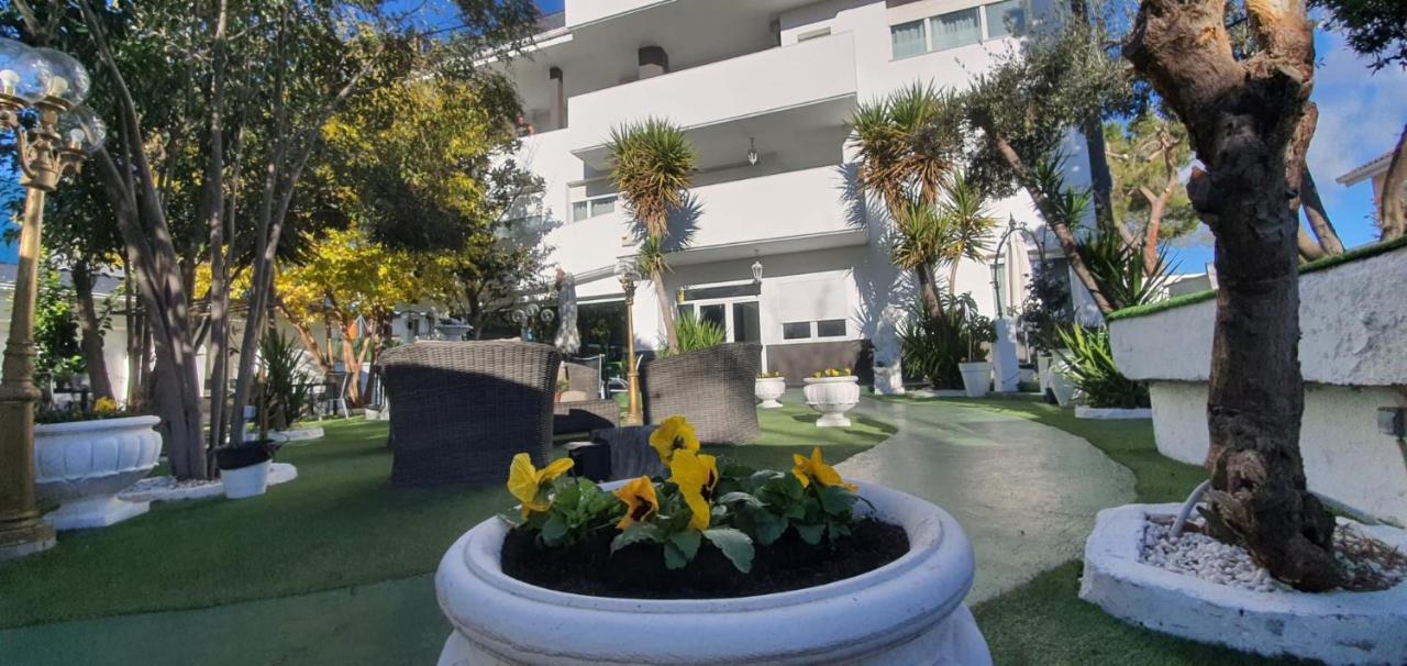 Hostal Escala Suites Madrid Exterior photo