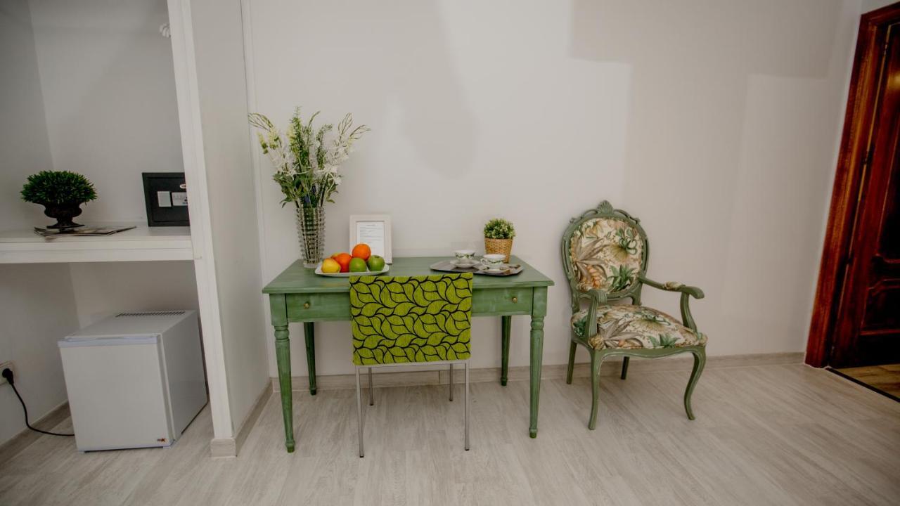 Hostal Escala Suites Madrid Exterior photo