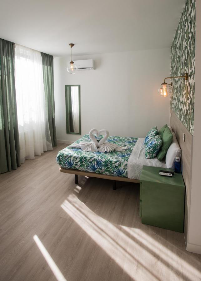 Hostal Escala Suites Madrid Exterior photo