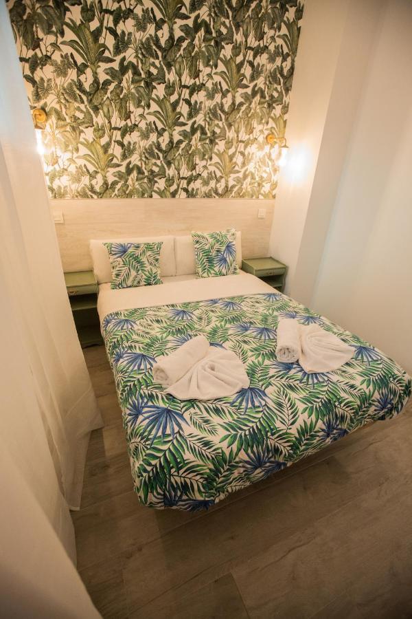 Hostal Escala Suites Madrid Exterior photo